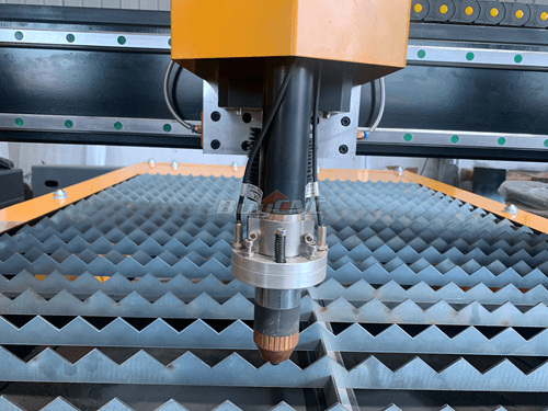 High precision cutting head