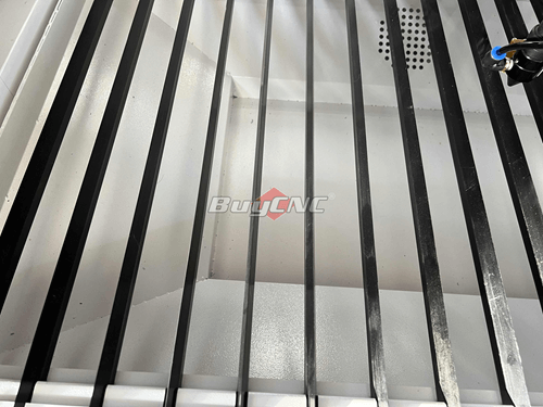 Blade Table